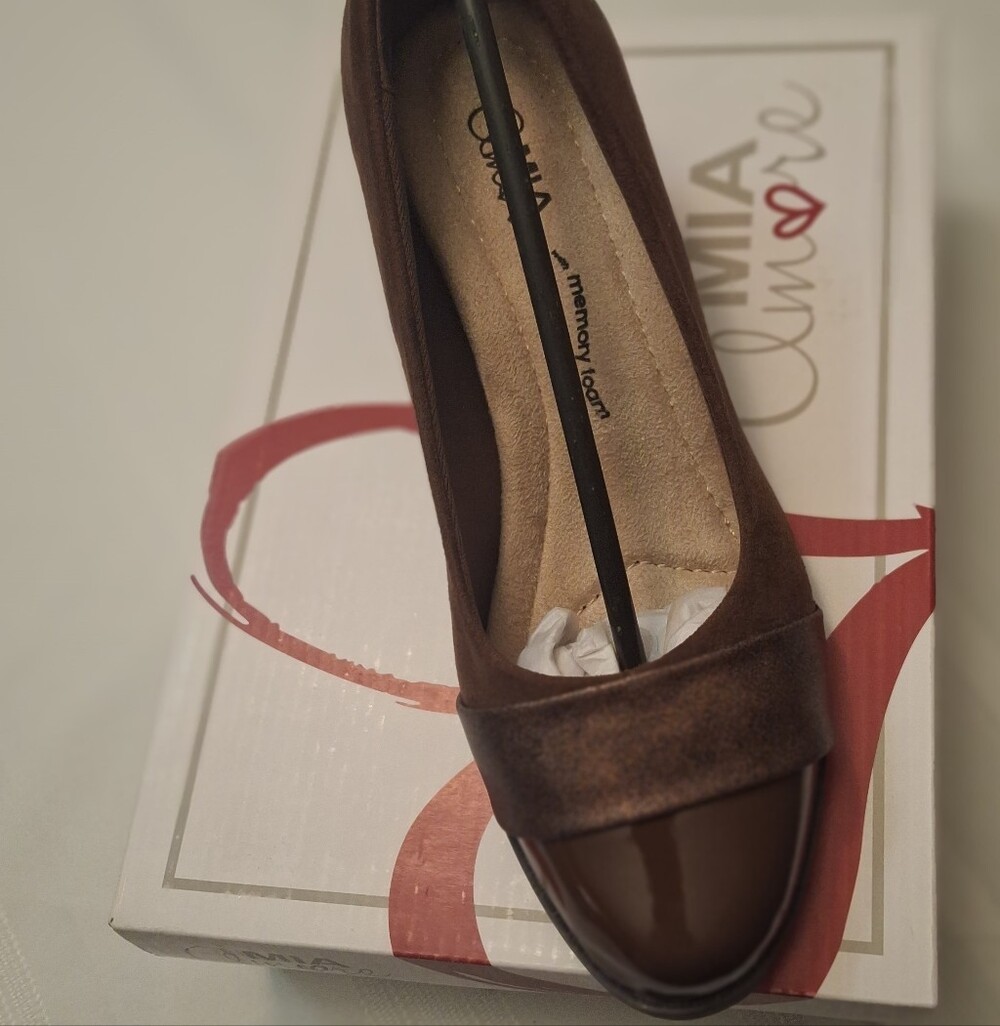 Mia Amore Ivaa block heel pumps